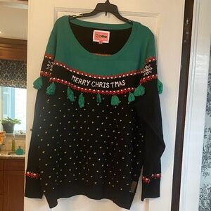 MENS XL Green and Black Christmas Sweater's 27"w x